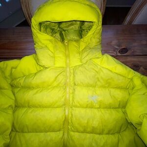 ARCTERYX 750 THORIUM DOWN PARKA TOP OF LINE MENS XXL PTP 27 YELLOW GREEN RARE